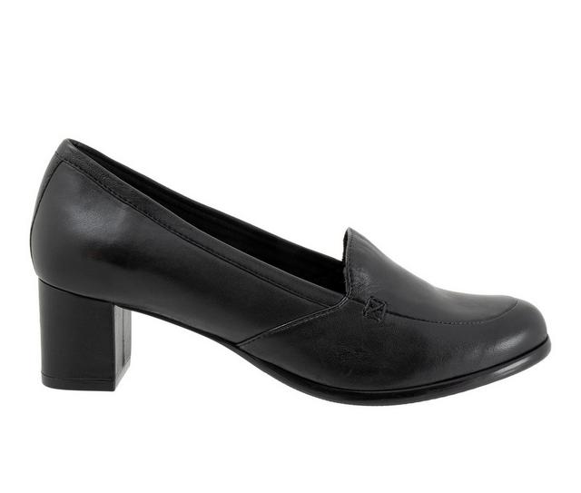 Women's Trotters Cassidy Pumps in Black color