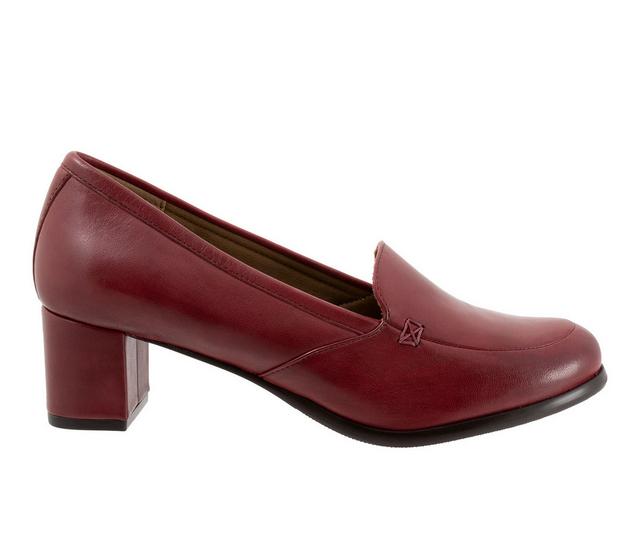 Women's Trotters Cassidy Pumps in Bordeaux color