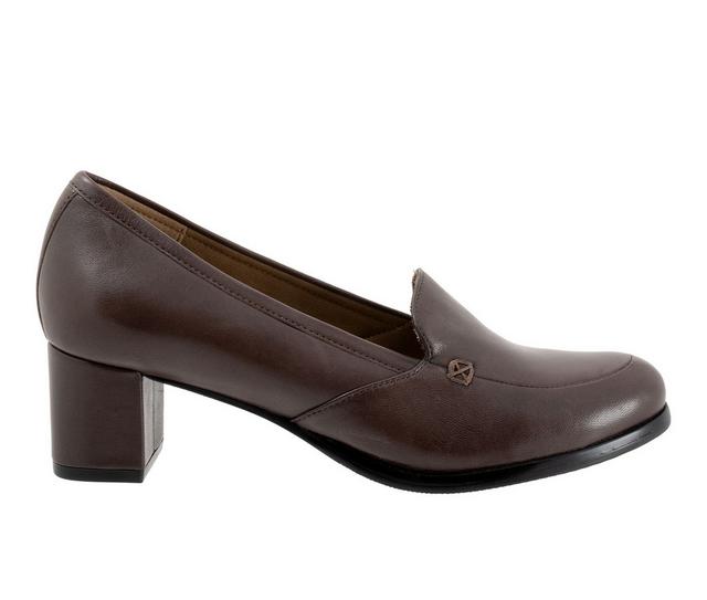 Women's Trotters Cassidy Pumps in Dark Brown color