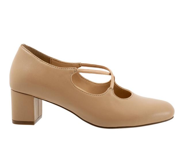 Women's Trotters Demi Pumps in Nude color