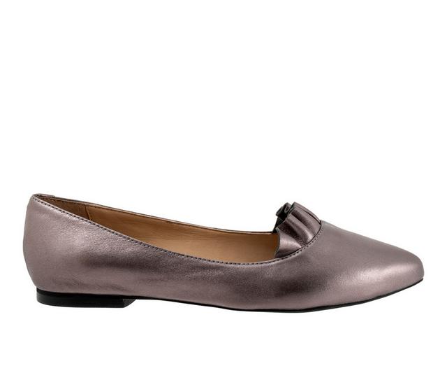 Women's Trotters Elsie Flats in Pewter color