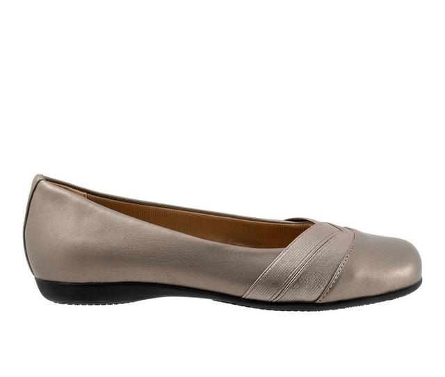 Women's Trotters Stella Flats in Pewter color