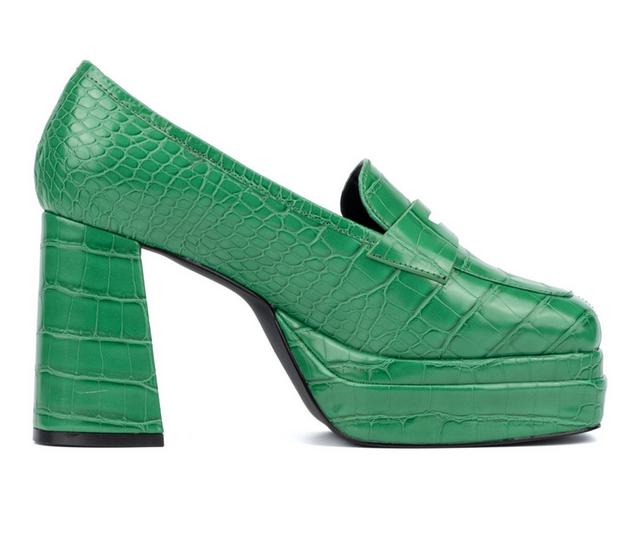 Women's Fashion to Figure Madelyn Wide Width Platform Loafer in Green Croc Wide color