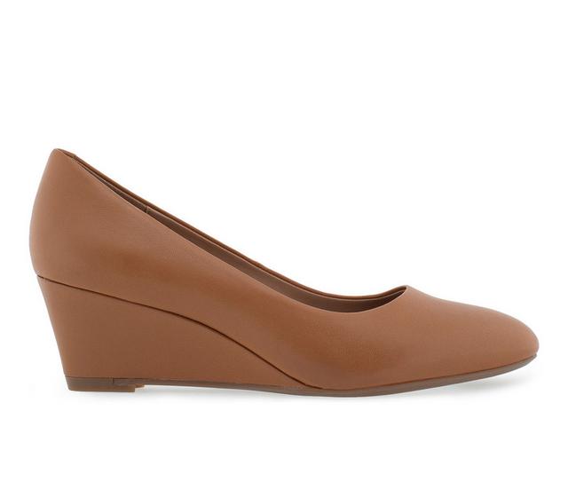 Women's Aerosoles Iris Wedges in Tan Leather color