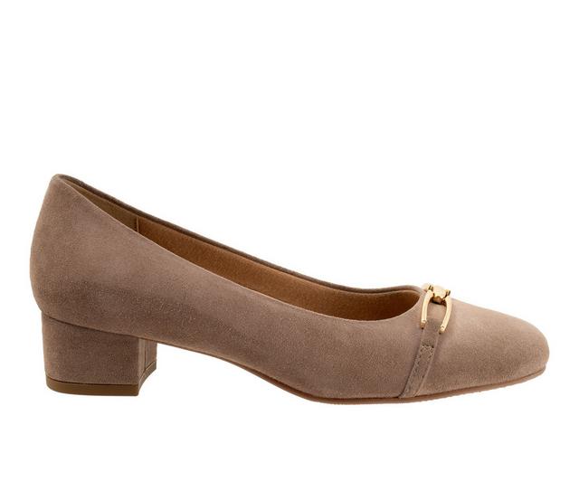 Women's Trotters Dakota Pumps in Taupe Suede color