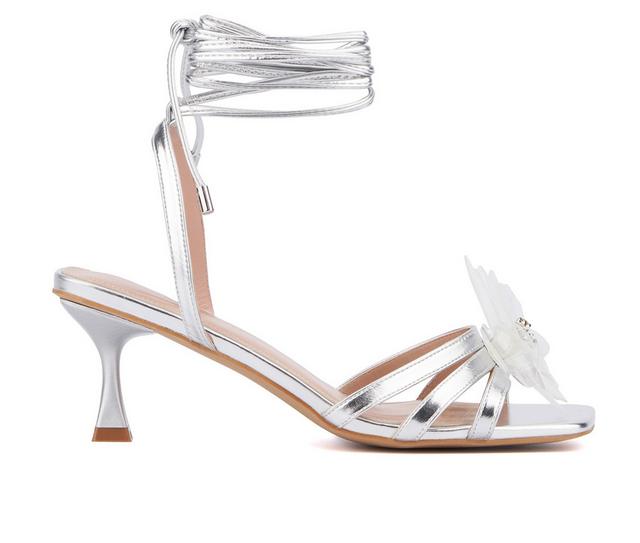 Women's Fashion to Figure Blossom Dress Sandals in Silver W color