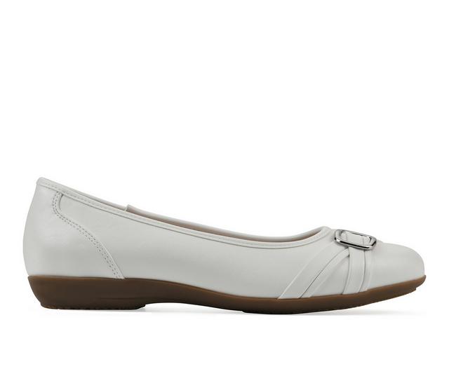 Women's Cliffs by White Mountain Calming Flats in White Smooth color