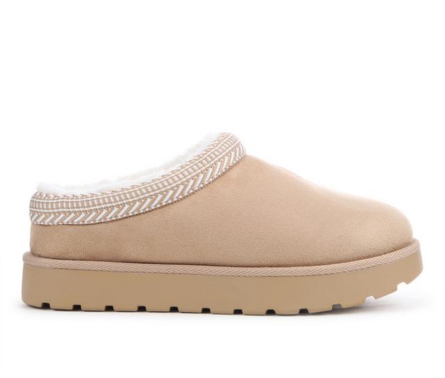 Women's Makalu Amara Slipper Clogs in Sand color