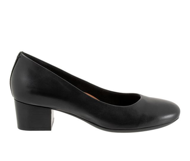 Women's Softwalk Lynn Pumps in Black color