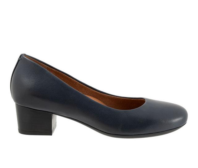 Women's Softwalk Lynn Pumps in Navy color