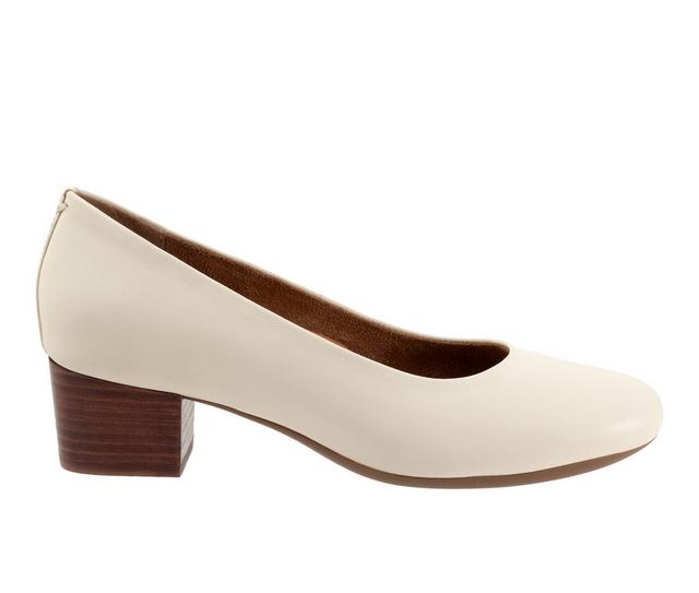 Women's Softwalk Lynn Pumps in Ivory color