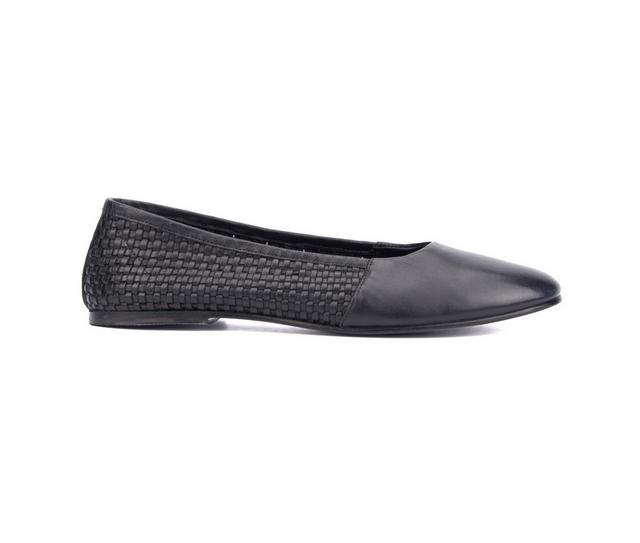 Women's Vintage Foundry Co Wilma Flats in Black color
