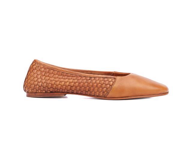 Women's Vintage Foundry Co Wilma Flats in Tan color