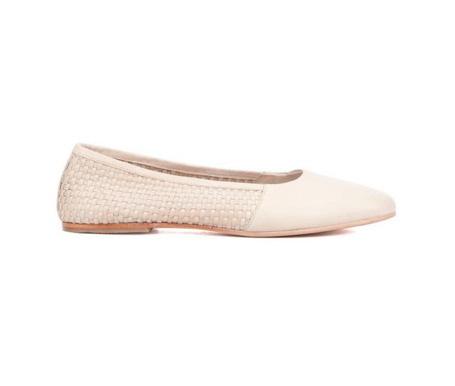 Women's Vintage Foundry Co Wilma Flats in Ivory color
