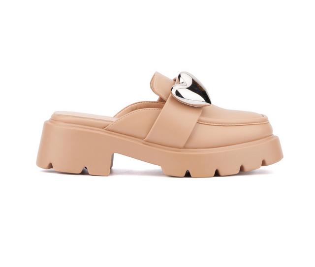 Women's Olivia Miller Heart Lugged Clogs in Nude color