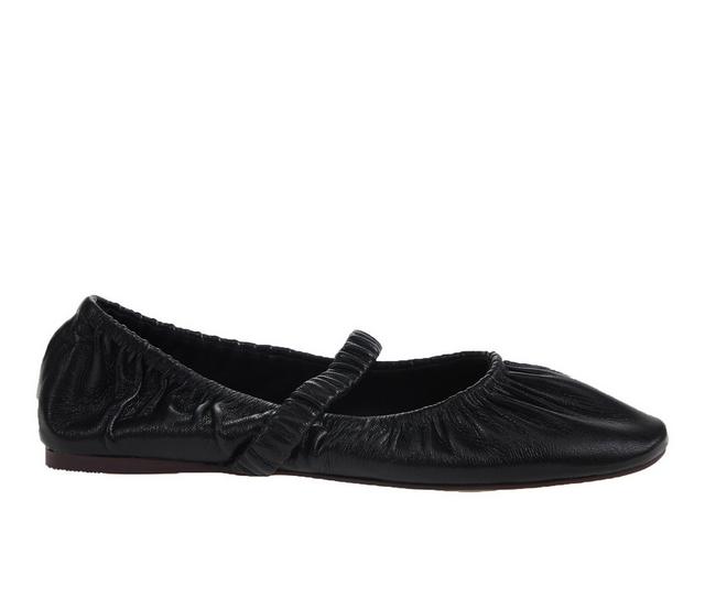 Women's Chinese Laundry Avery Flats in Black color