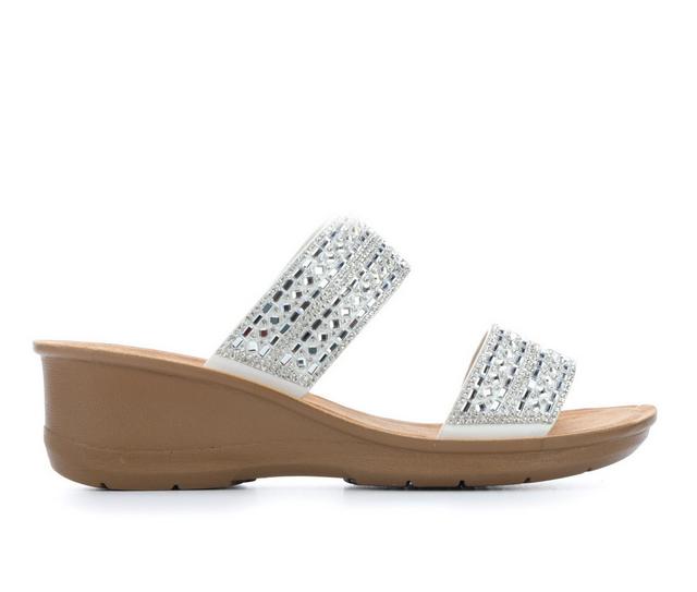 Daisy Fuentes Ior Wedges in White color