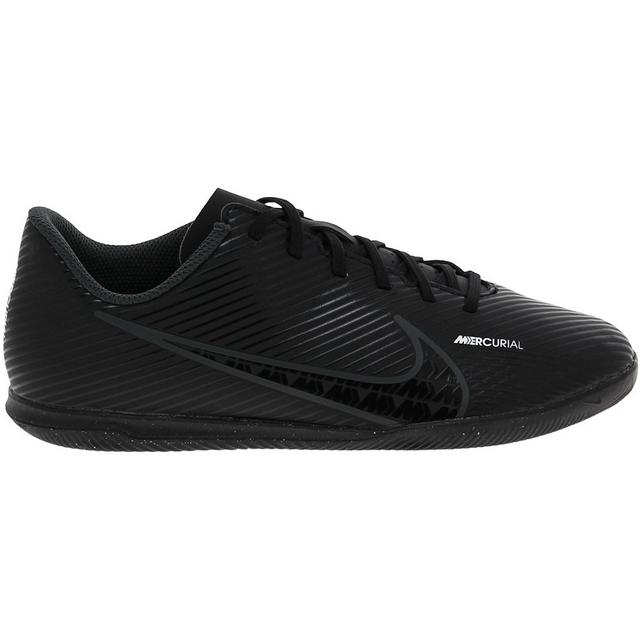 Nike Jr Vapor Club Soccer Indoor Cleats Cleats in Blk/BLk/White color