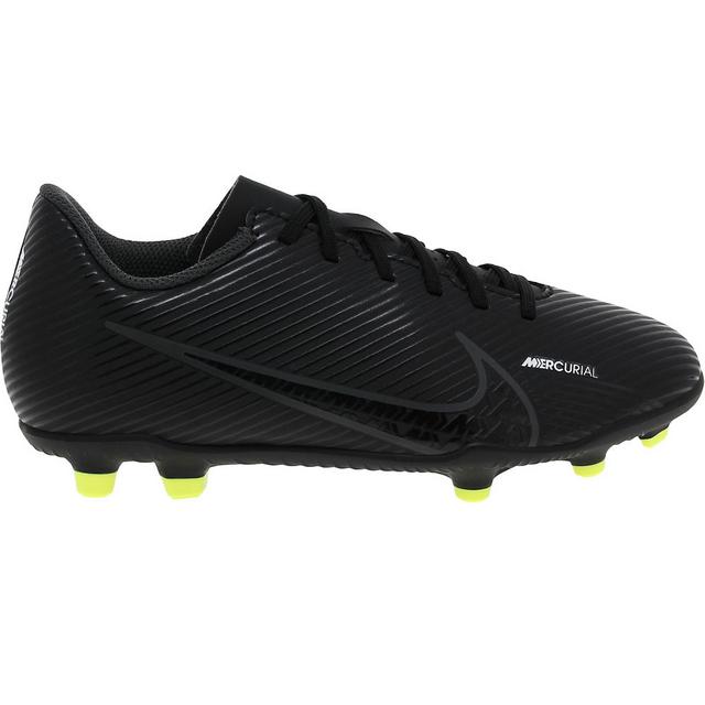 Nike Jr Tiempo Vapor 15 Club Soccer Cleats Cleats in Blk/Blk/White color