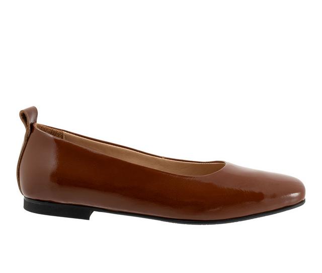 Women's Bueno Elizabeth Flats in Walnut Patent color