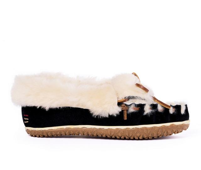 Minnetonka Ultimate Sheepskin Slippers in Black color
