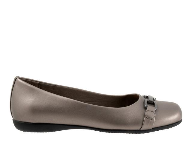 Women's Trotters Sadie Flats in Pewter color