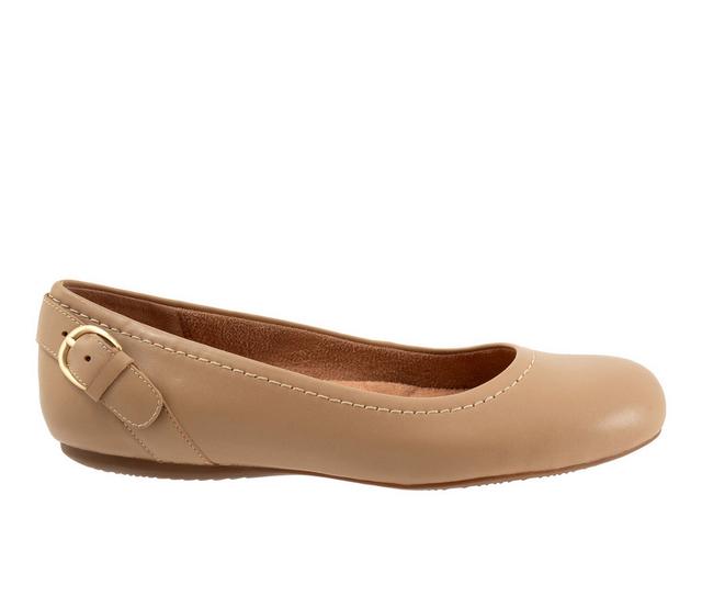 Women's Softwalk Sydney Flats in Beige color
