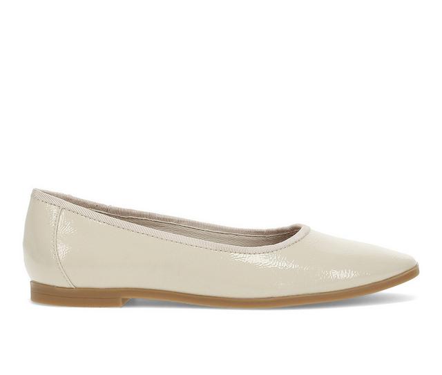 Women's Baretraps Tania Flats in Ivory color