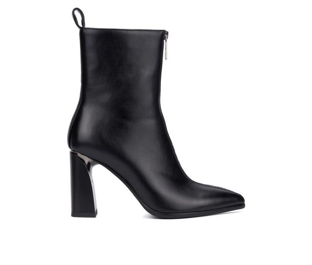 Women's Torgeis Hyde Booties in Black color