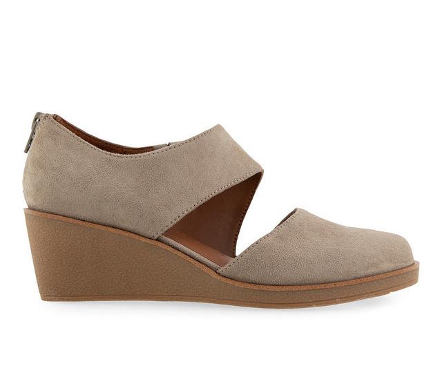 Women's Aerosoles Beki Wedges in Trench Coat color