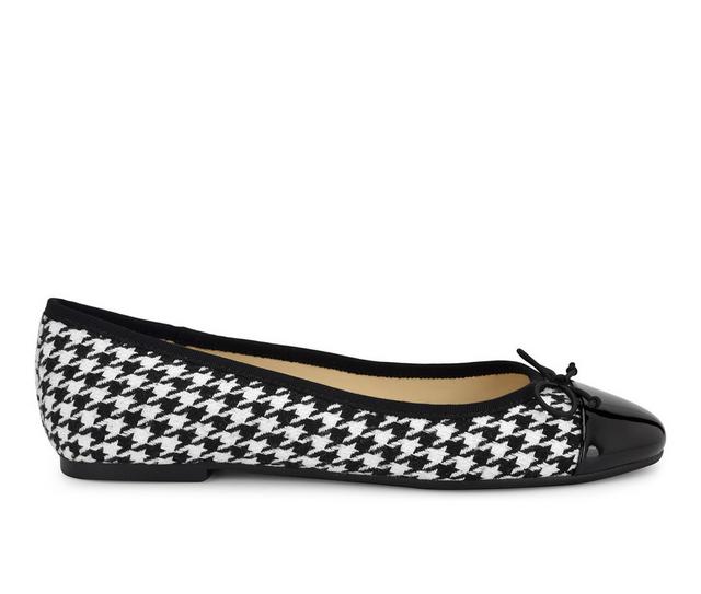 Women's Nine West Prosep Flats in Black/White color