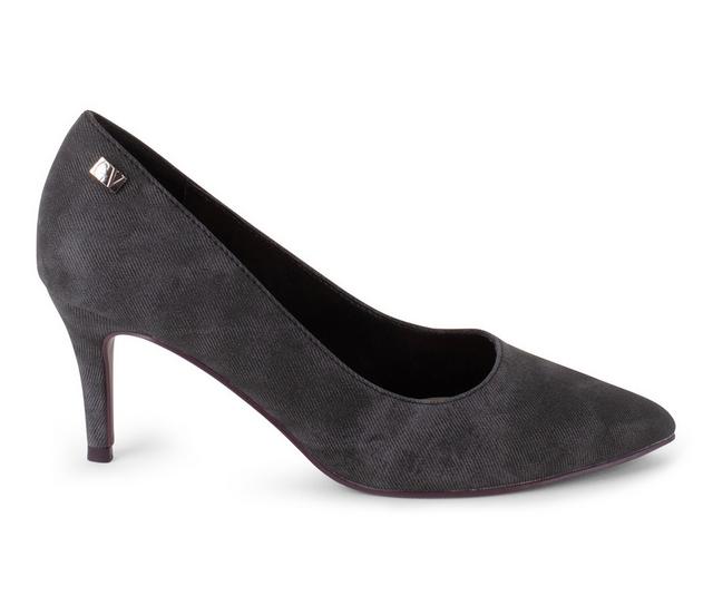 Women's Gloria Vanderbilt Greer Pumps in Black color
