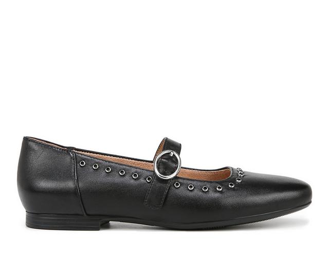 Women's Naturlizer Kelly5 Flats in Black color