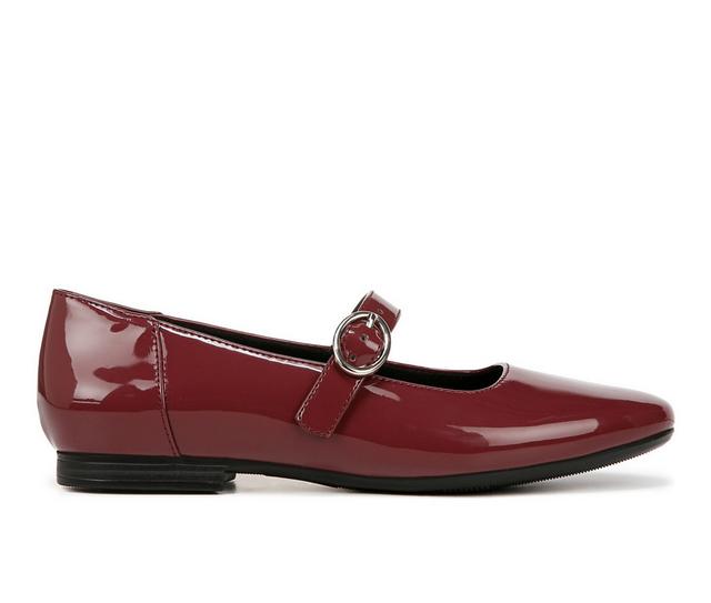 Women's Naturalizer Kelly Flats in Cranberry color