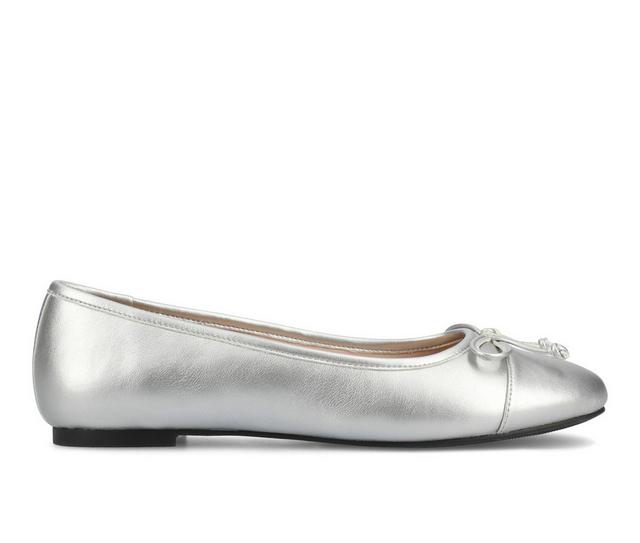 Women's Journee Collection Kaiah Flats in Silver color