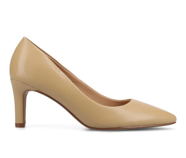 Women's Journee Collection Scylee Pumps in Tan color