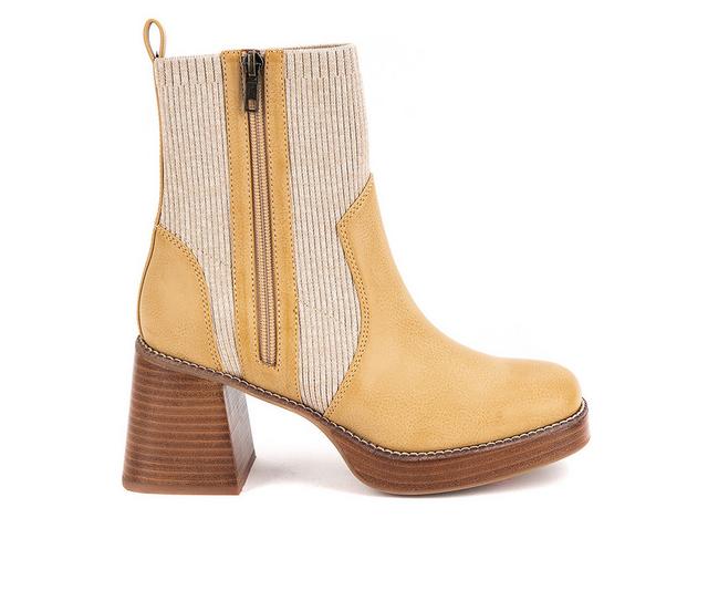 Women's Yellow Box IZMIR Chelsea Boots in Ivory color
