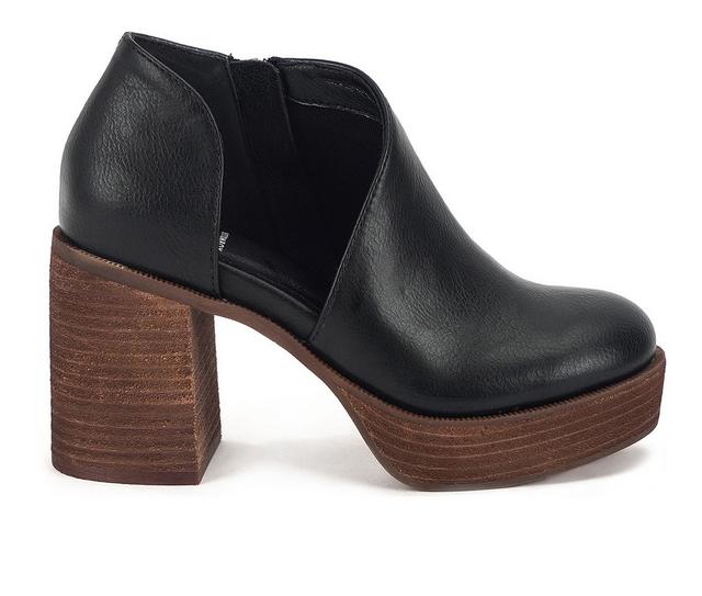 Women's Yellow Box Loredo D'Orsay Platform Clogs in Black color