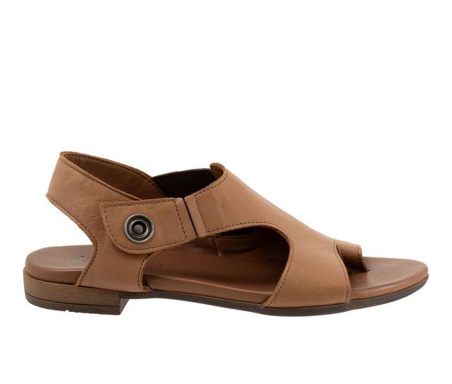 Women's Bueno Tessie Sandals in Walnut color