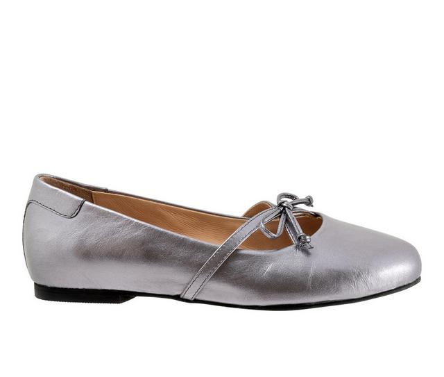 Women's Trotters Carissa Flats in Pewter color