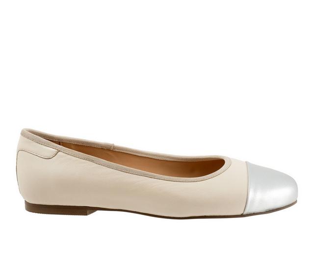 Women's Trotters Clara Flats in Ivory/Silver color