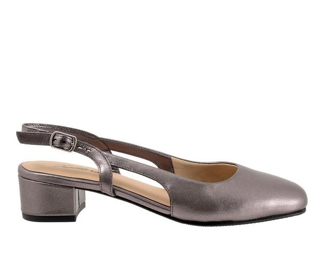 Women's Trotters Dottie Pumps in Pewter color