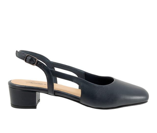 Women's Trotters Dottie Pumps in Navy color