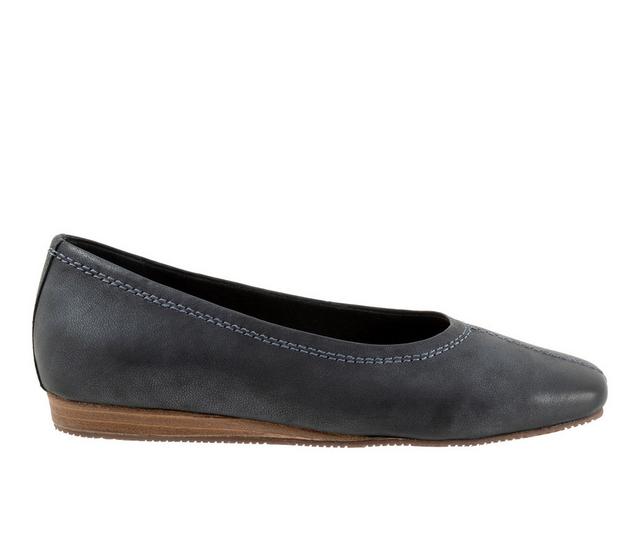 Women's Softwalk Vera Cruz Flats in Black Pearlized color
