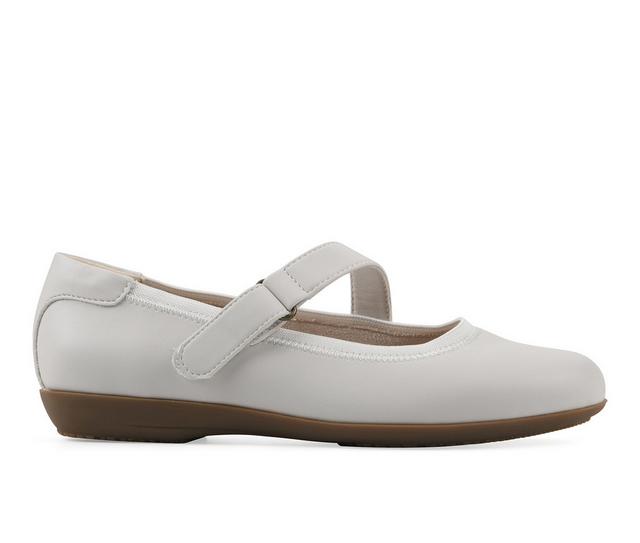 Women's Cliffs by White Mountain Carwen Flats in Off White color