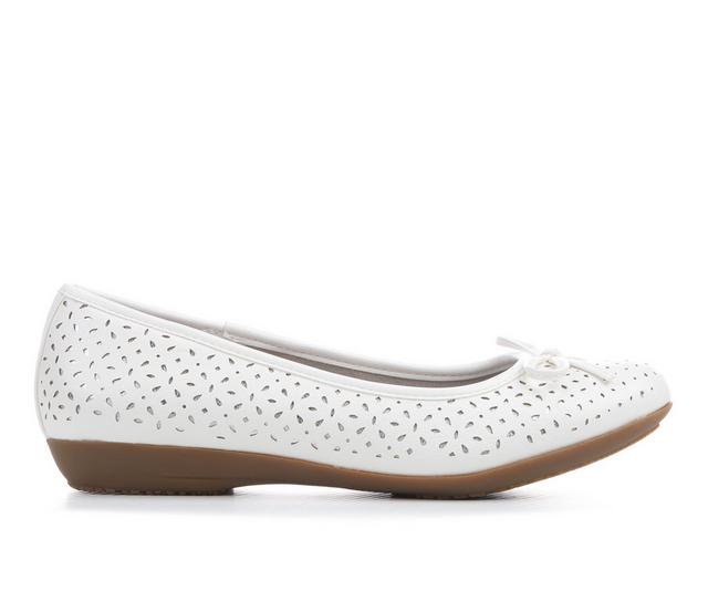 Women's Cliffs by White Mountain Chelby Flats in White Smooth color