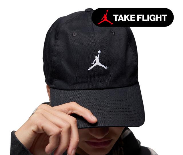 Jordan Club Cap Washed in Black/White M/L color
