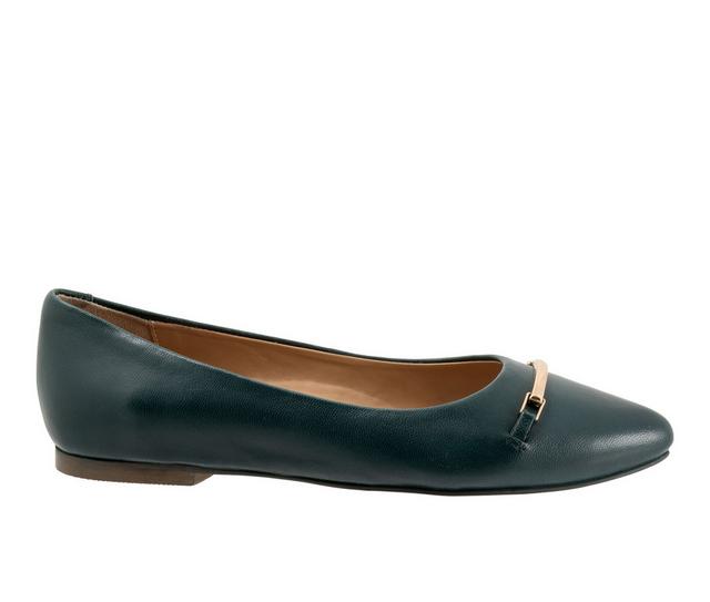 Women's Trotters Everly Flats in Emerald color