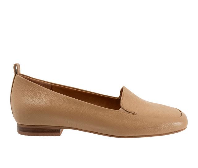 Women's Softwalk Kingston Flats in Beige color