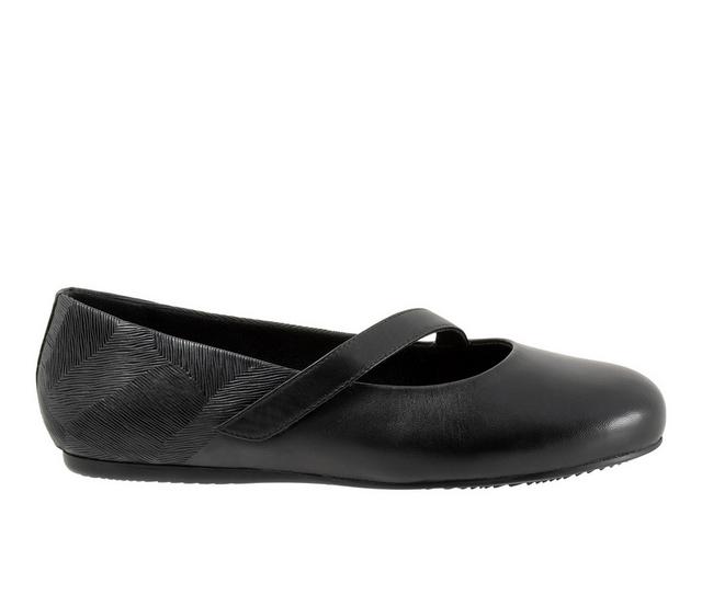 Women's Softwalk Syracuse Flats in Black color